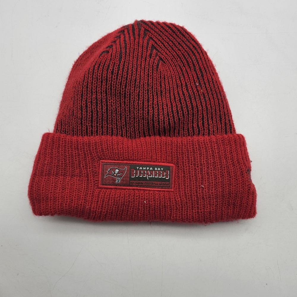 Tampa Bay Buccaneers Hat Beanie Mens One Size Red NFL Football Fleece New Era